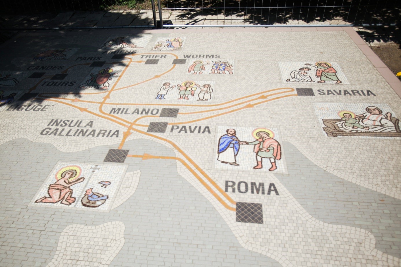 Mosaik Landkarte mit den Orten von Martinus